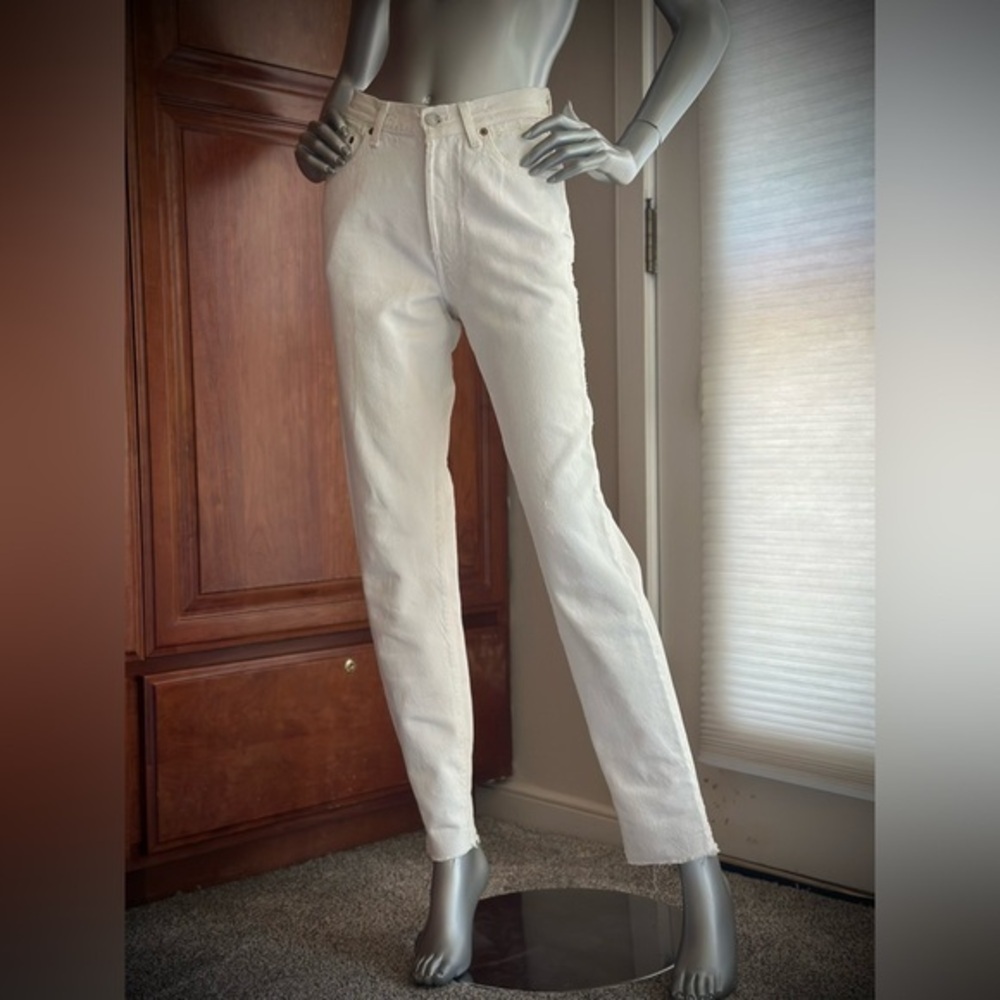 Y2K Levi’s White “Orange Tab” Distressed Jeans, 26